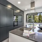 Vivi Homes -villa Ruby Pool, Garden, Golf & Sitio de Calahonda