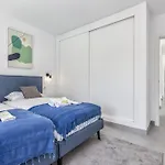 Vivi Homes -villa Ruby Pool, Garden, Golf & Sitio de Calahonda