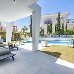 Villa Vivi Homes -villa Ruby Pool, Garden, Golf & Sitio de Calahonda