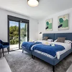 Vivi Homes -villa Ruby Pool, Garden, Golf & Villa Sitio de Calahonda